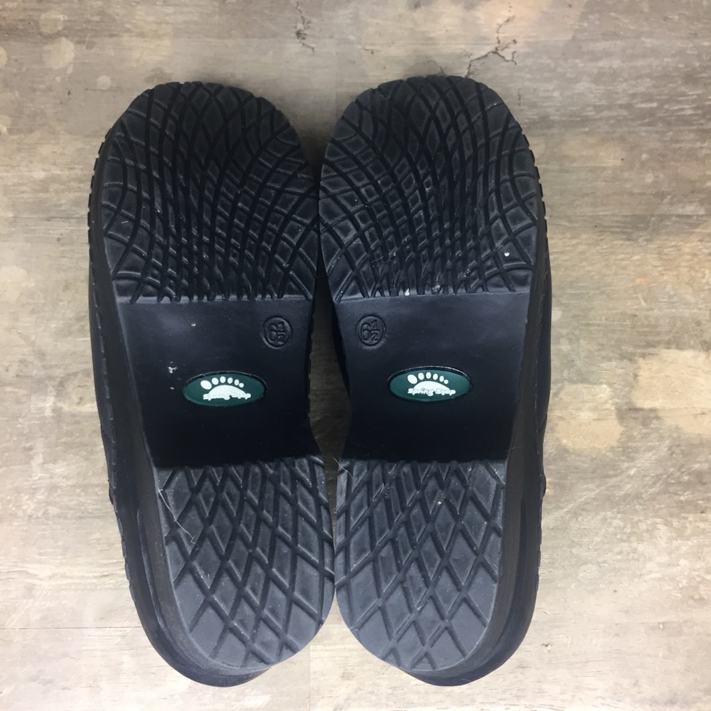 Spring Step Women’s 6.5 Black Slip-ons - Picture 6 of 7